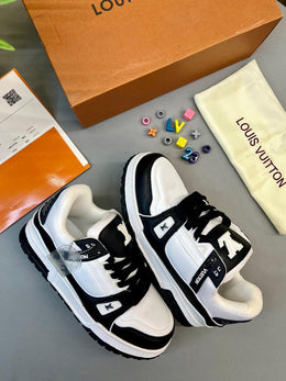 TRAINER MAXI BLACK WHITE