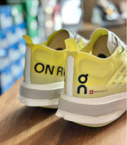 RUNNING CLOUD BOOM STRIKE LIME