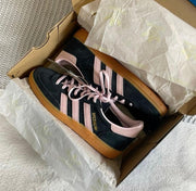 Handball Spezial Core Black pink gum